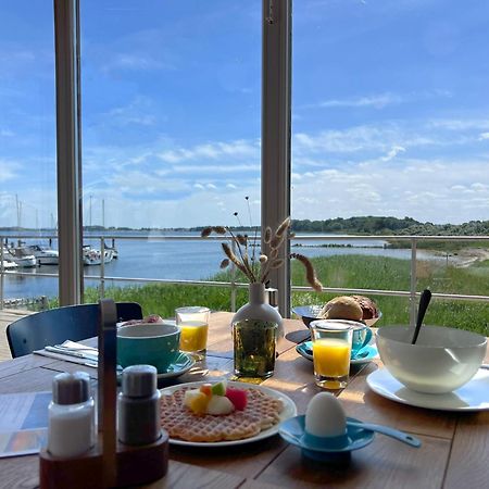 Bades Huk Marina Hotel Hohen Wieschendorf Екстер'єр фото