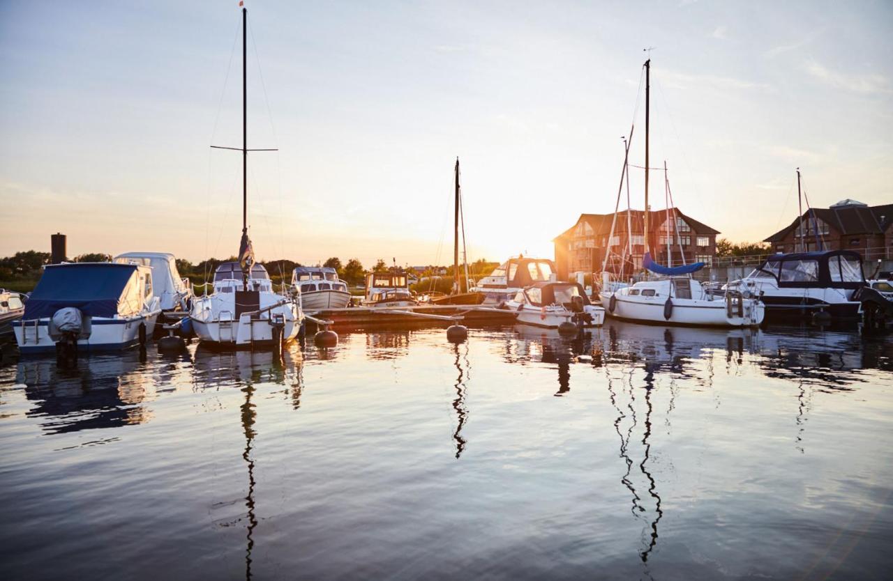 Bades Huk Marina Hotel Hohen Wieschendorf Екстер'єр фото