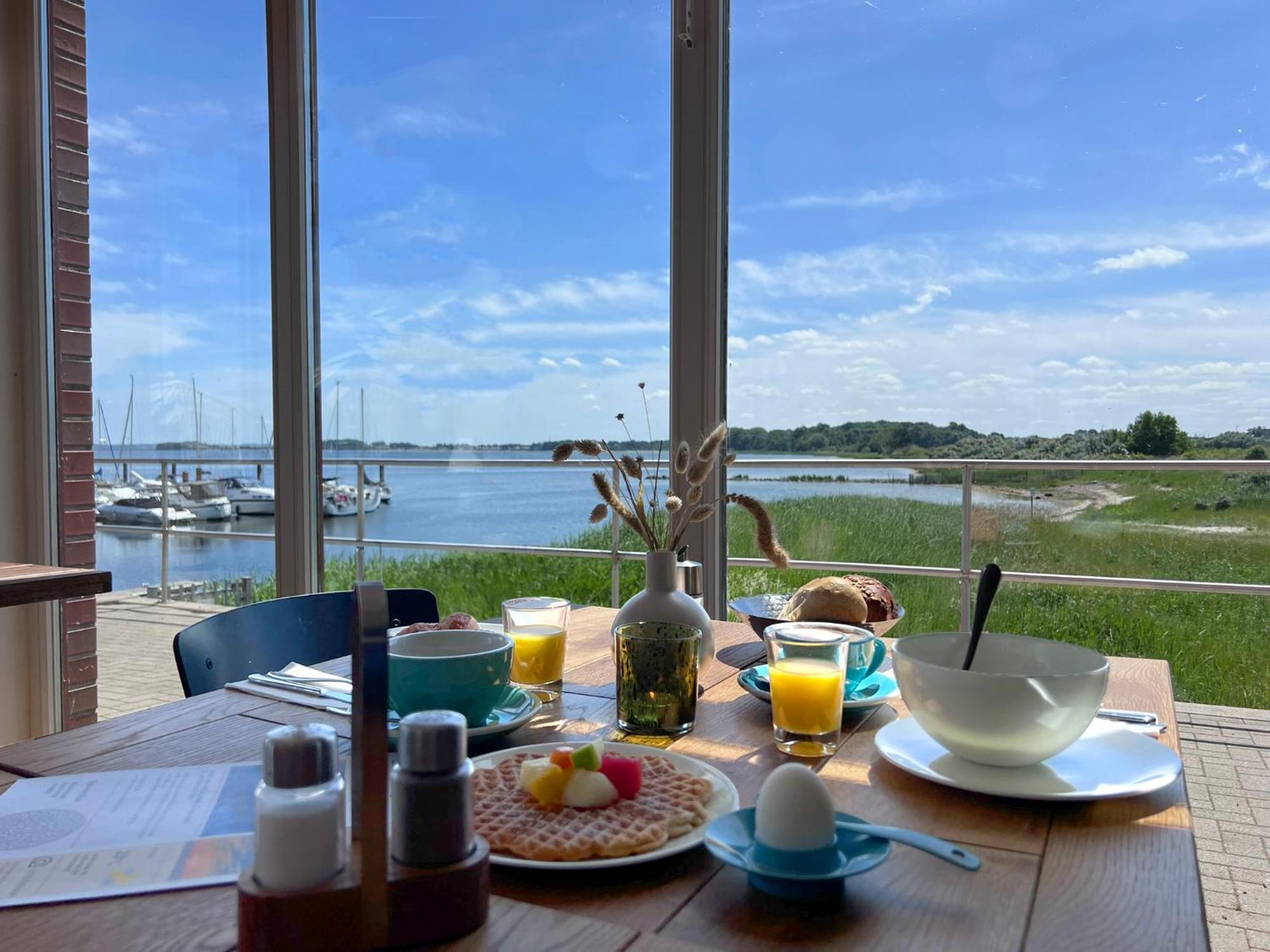 Bades Huk Marina Hotel Hohen Wieschendorf Екстер'єр фото